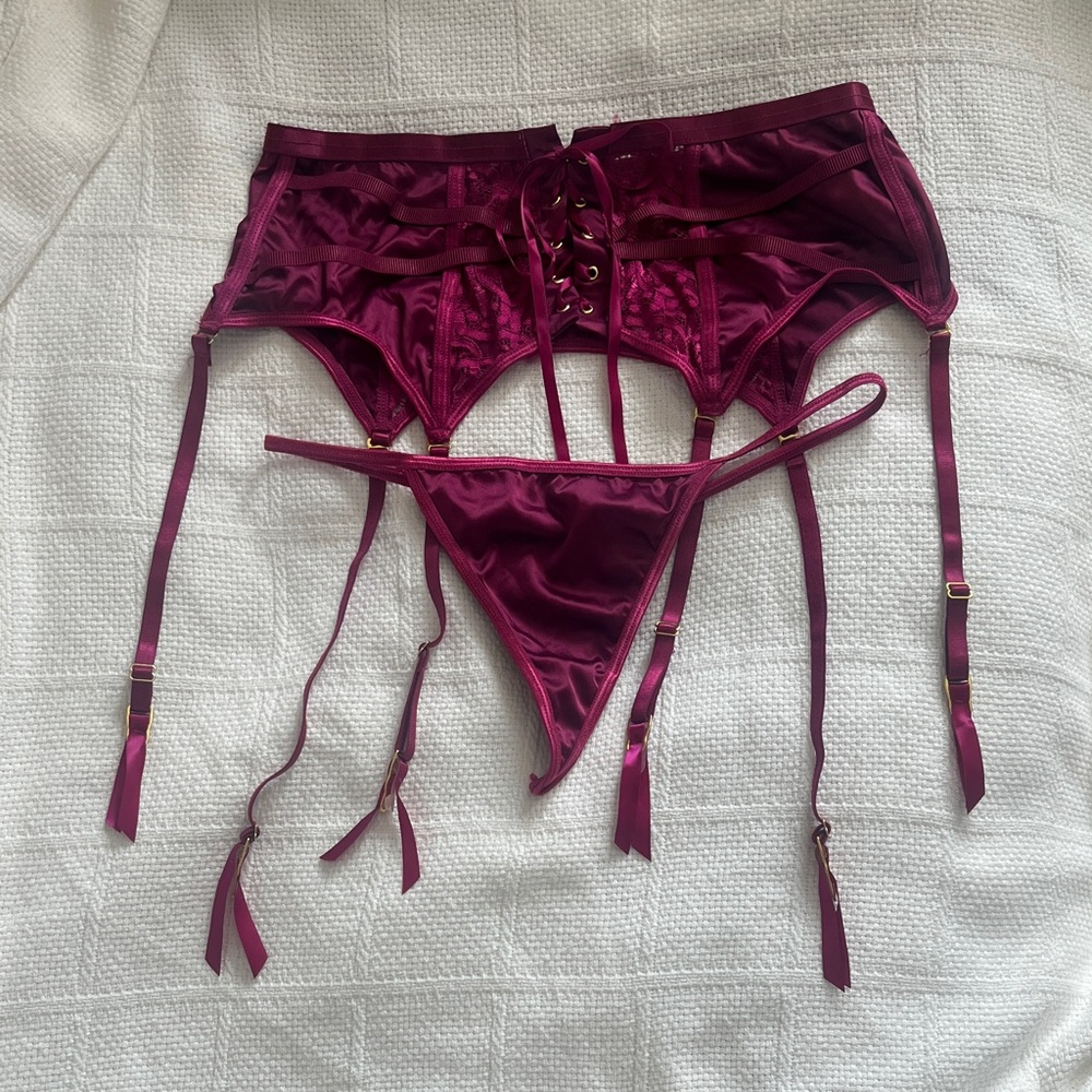 Seven TIL Midnight Deep Pink Lingerie Set with Garter Belt XL